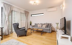Romexpo 1Br Relax Spacious Apartment
